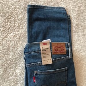 Women’s 312 Levi jeans